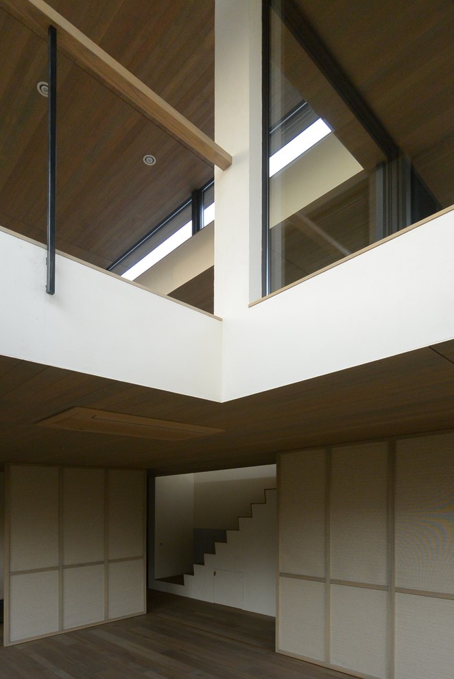 Inspiration for a contemporary home design in Yokohama.