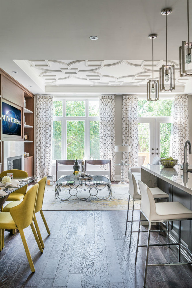 Transitional home design photo in Toronto