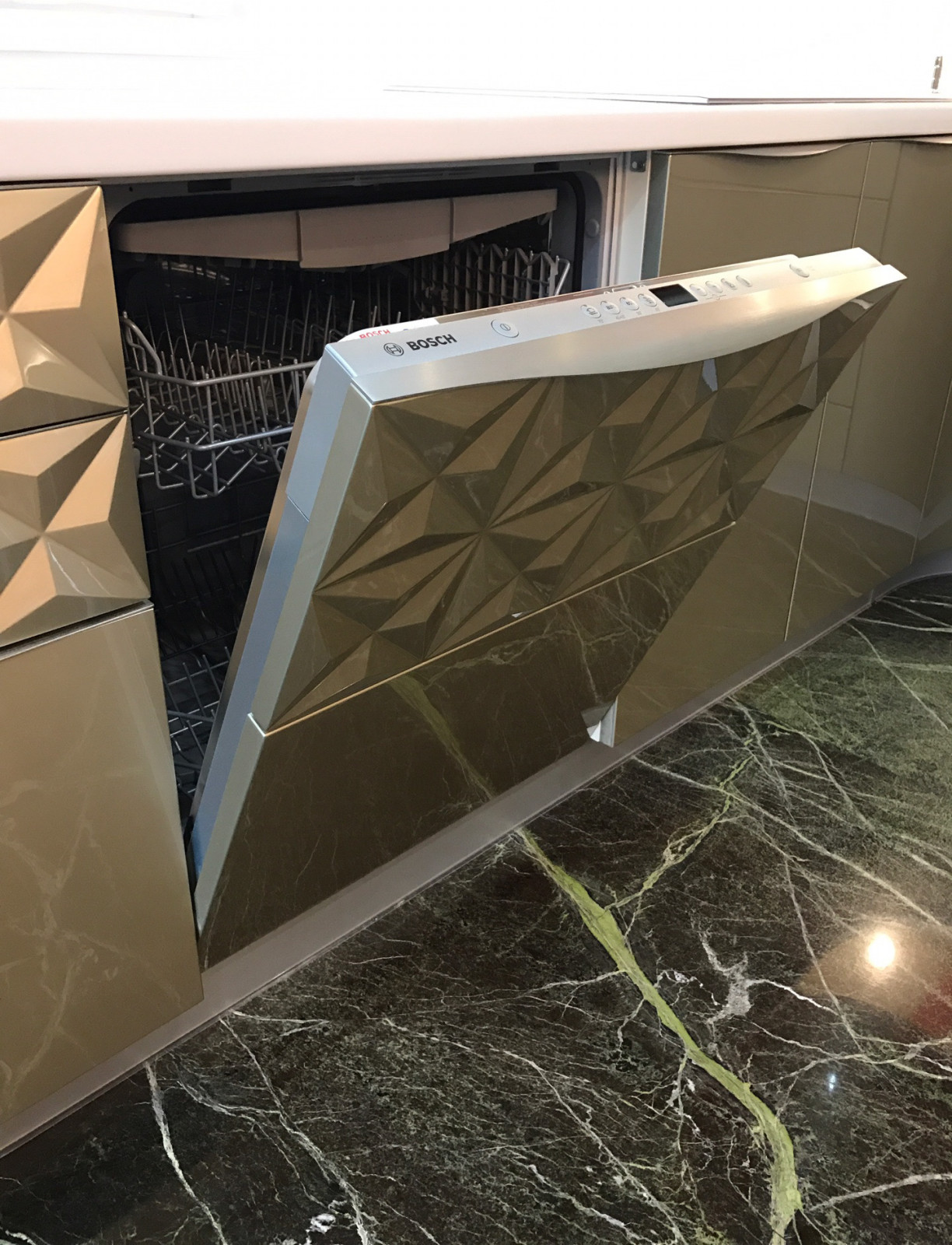 Кухня в деревянном доме в КП" Новоархангельское"