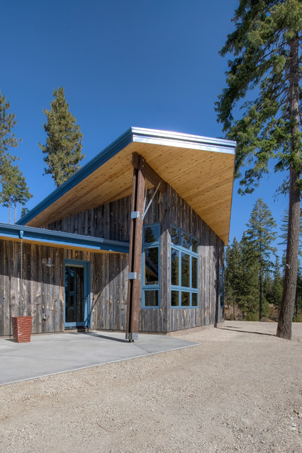 Earth Flow rustic-exterior