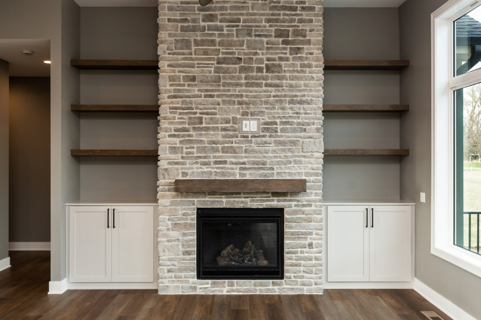Home design - transitional home design idea