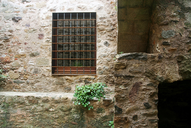 Llum! rustikt-hus-og-facade