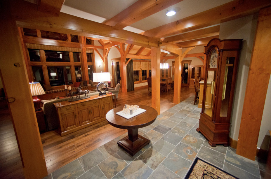 Inspiration for a rustic home design remodel in Minneapolis