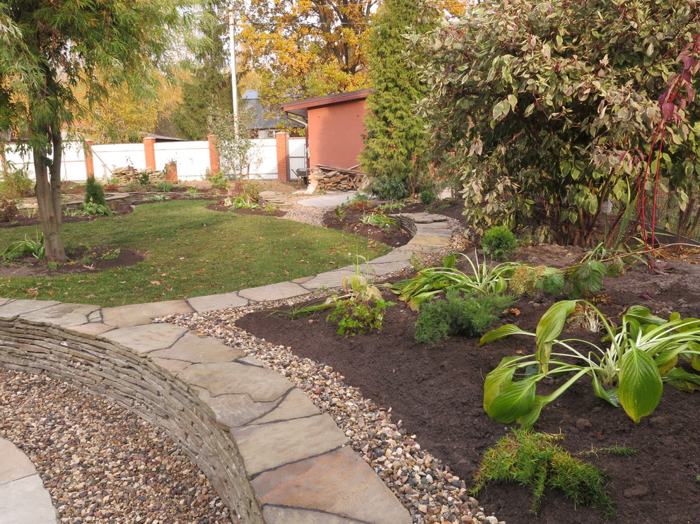 САДИК НА ЛАДОШКЕ (АЛЕНЬКИЙ ЦВЕТОЧЕК)