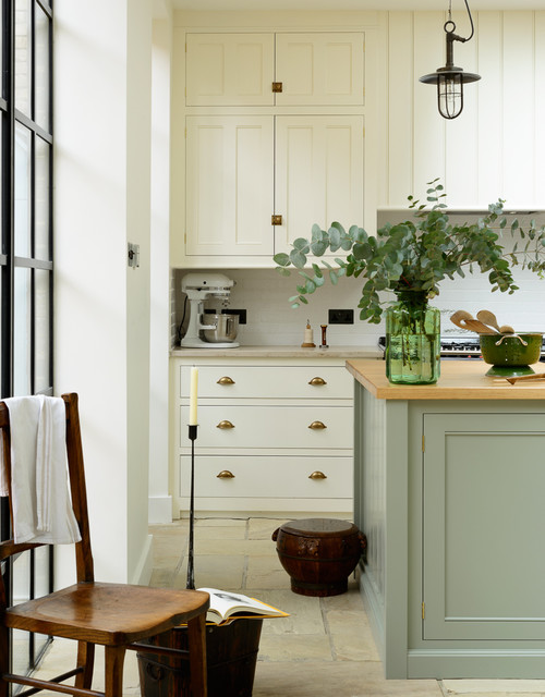 The Islington N1 Kitchen by deVOL traditional-kitchen