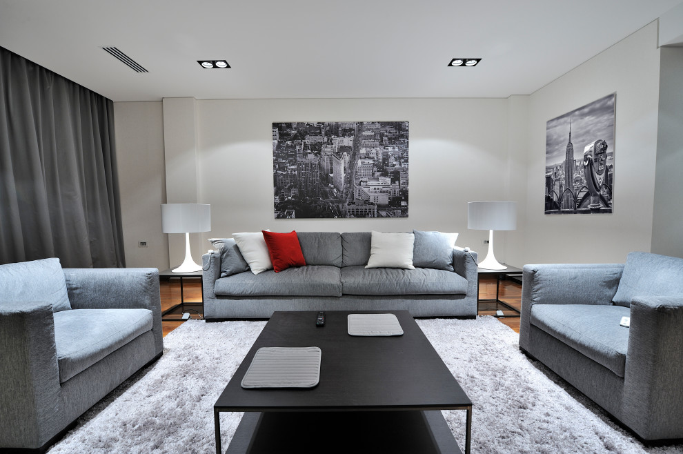 В центре большого города