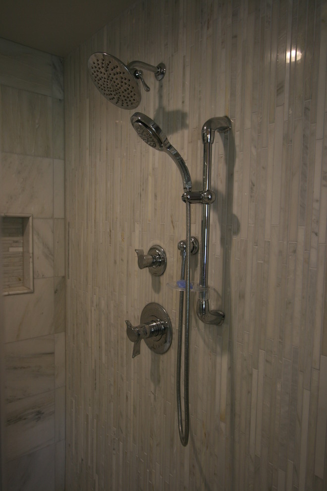 Home design - transitional home design idea in Cincinnati