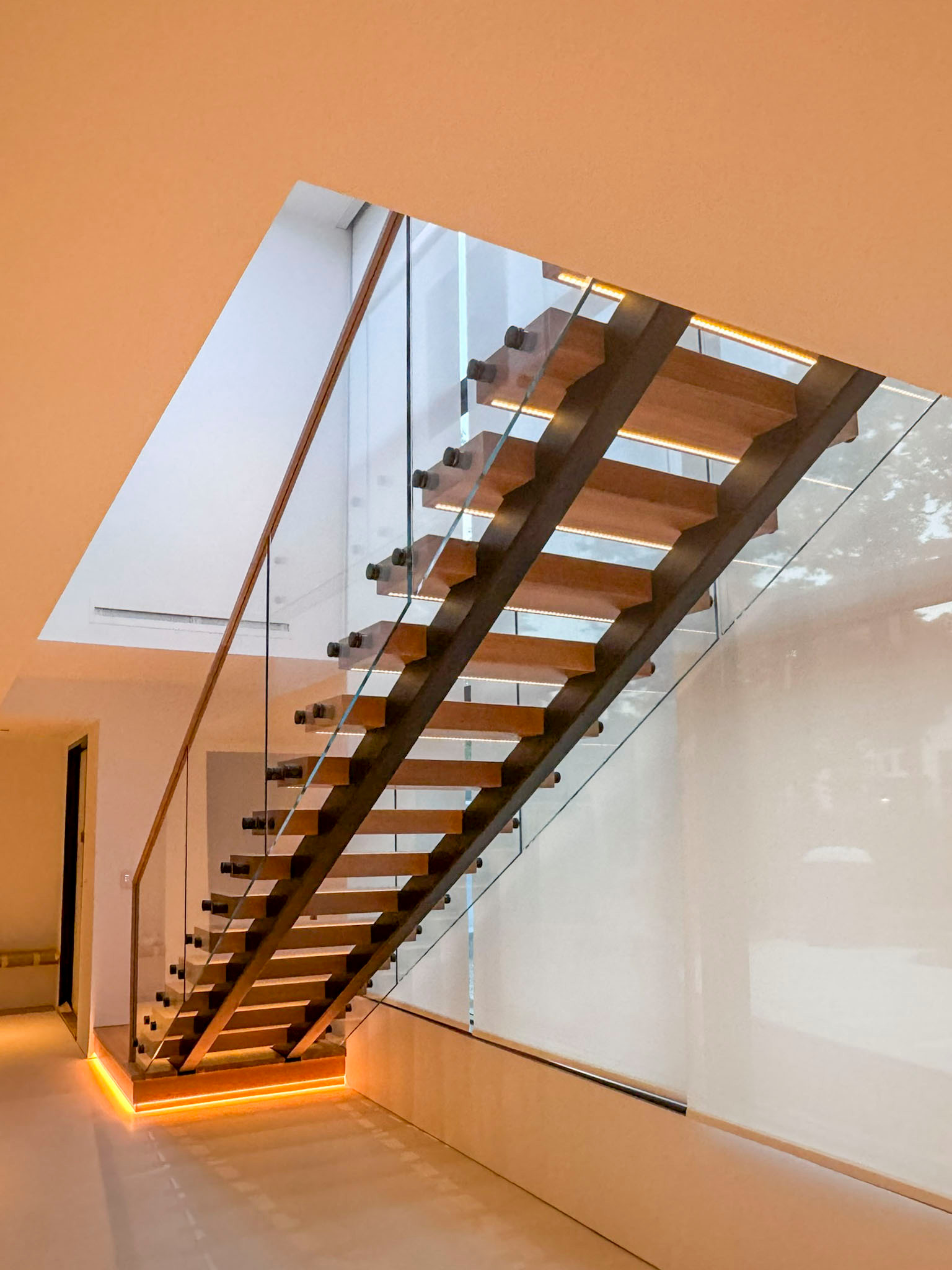 126_Visually Open and Light Contemporary Staircase, Mclean, VA 22102