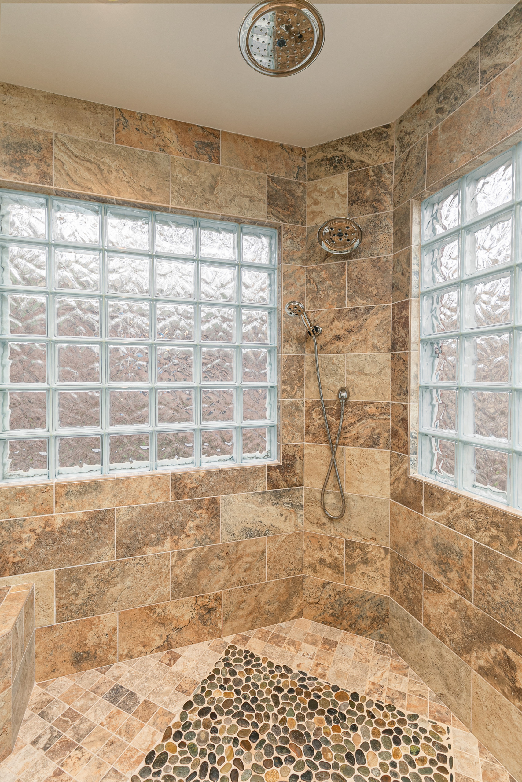 Corner Shower/ Dual Heads