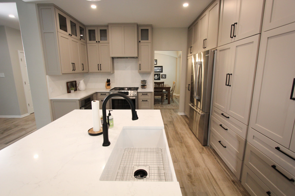 Home design - transitional home design idea in Austin