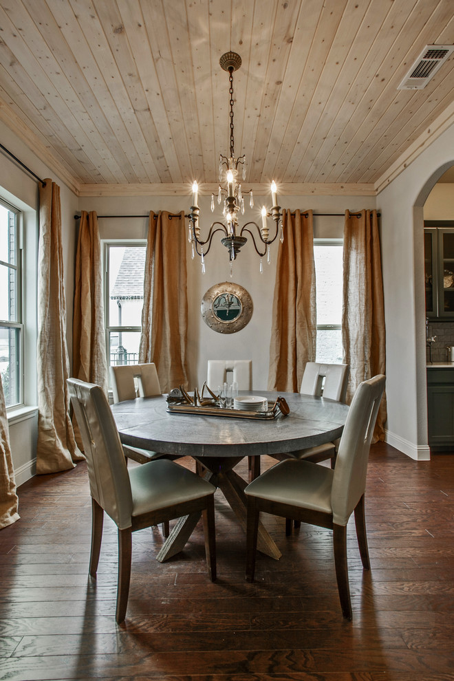 Inspiration for a traditional dining room in Dallas.