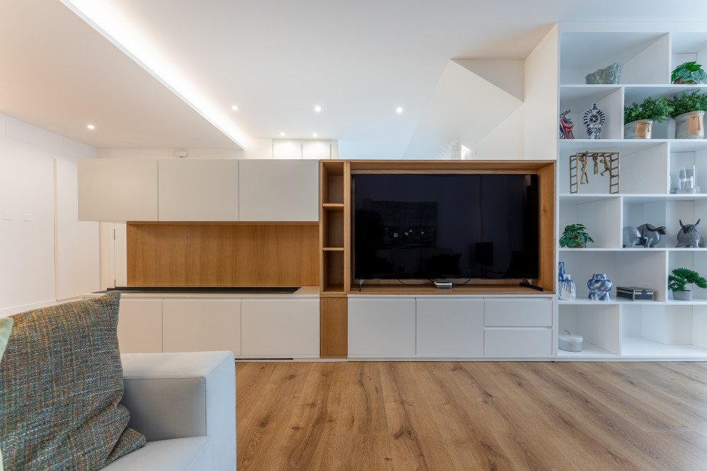 Atico "capricho" con algunos muebles de familia.