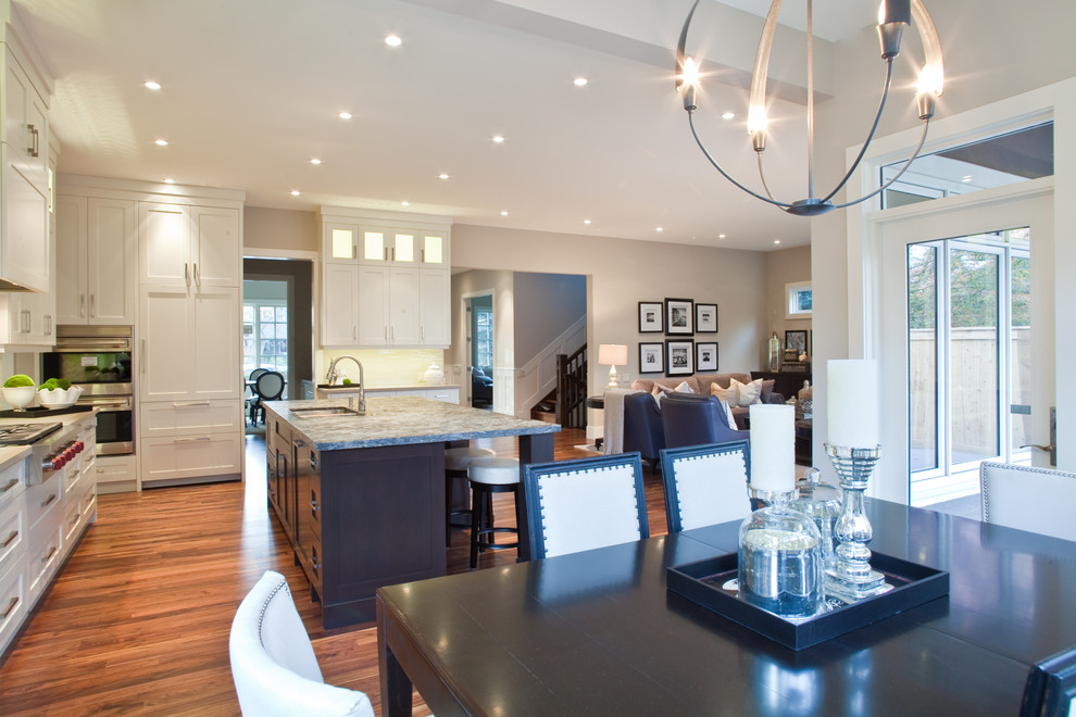 Kitchen - transitional kitchen idea in Calgary