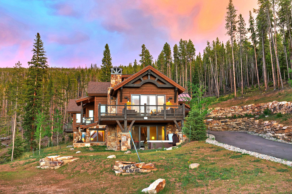 Mountain style home design photo in Denver