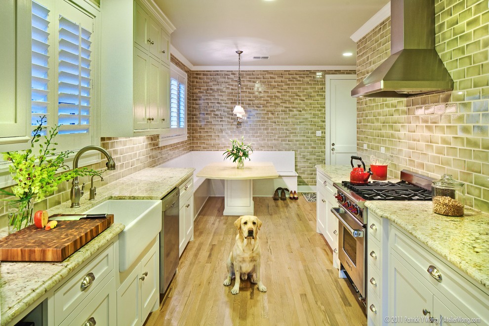 Inspiration for a traditional kitchen in Austin.