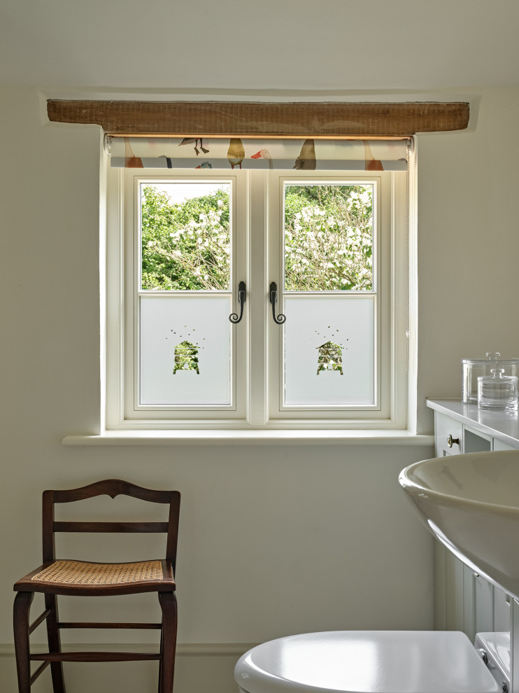 Design ideas for a country bathroom in Oxfordshire.