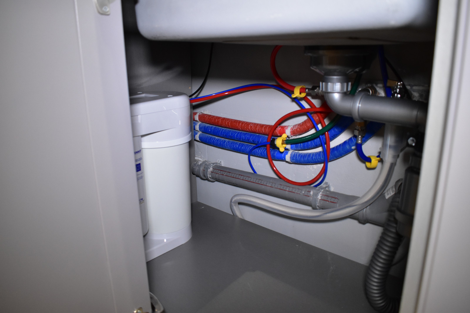 Кухня ЭКО массив бука с акриловой столешницей