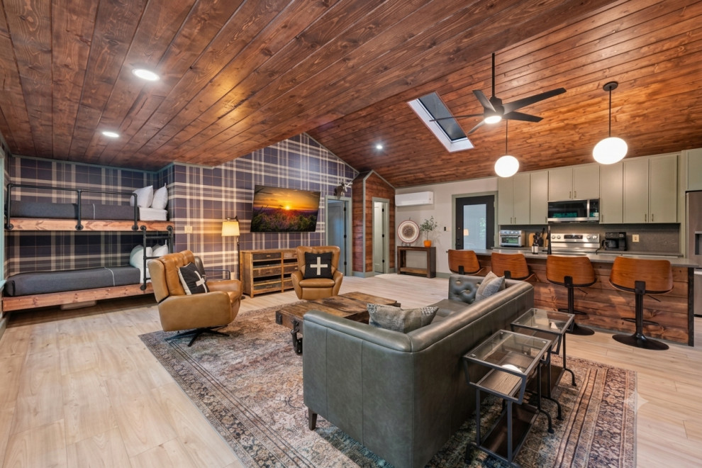 Swimming Bear Lodge - Blue Ridge