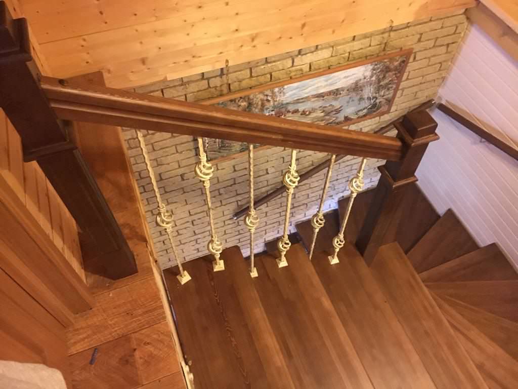 Лестница на монокосоуре с забежными ступенями