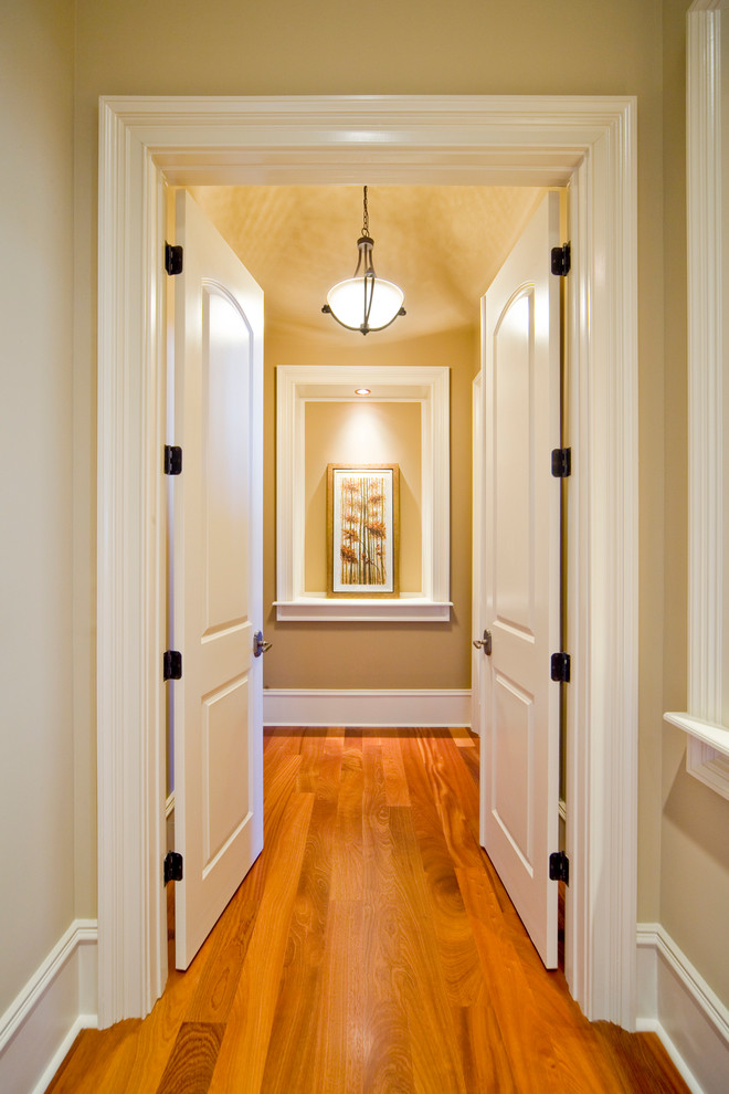 Design ideas for an arts and crafts hallway in Atlanta.