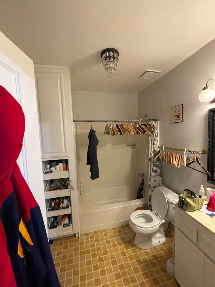 Guest Bath Before