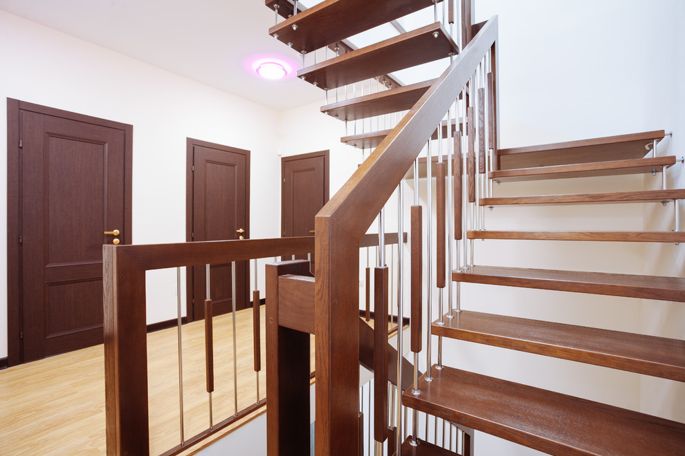 Лестница на больцах на ул. Рассветная в Чебоксарах