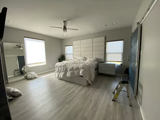 Minimalist master bedroom photo in Little Rock