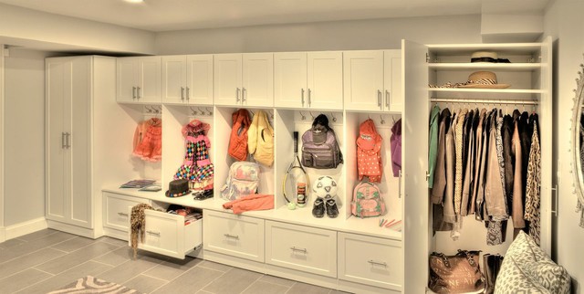 Devine Mudroom contemporaneo