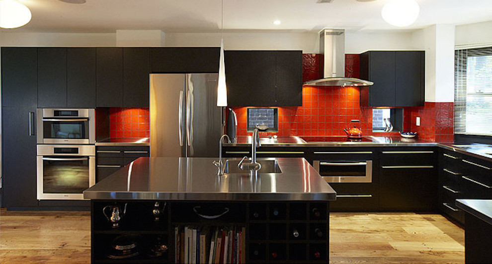 Inspiration for a large transitional u-shaped kitchen remodel in Toronto