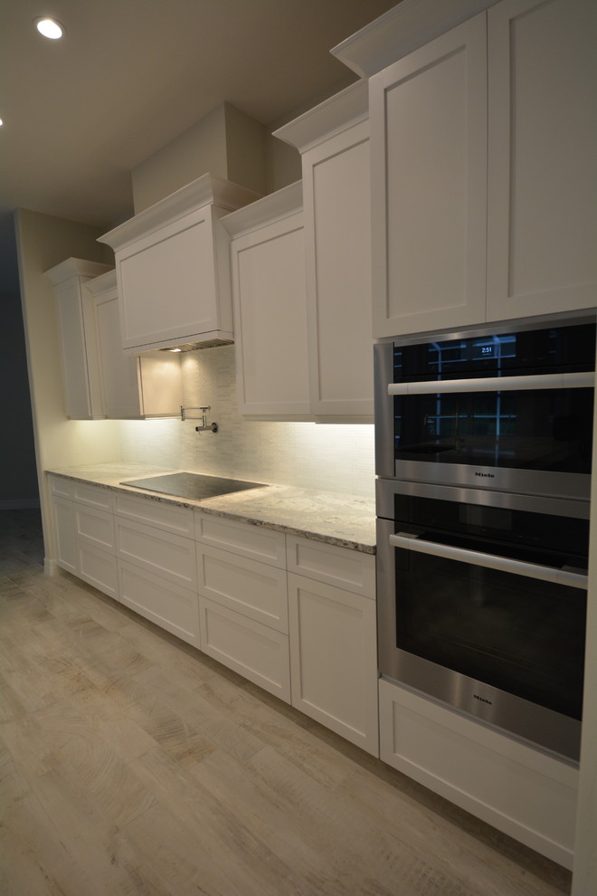 Transitional kitchen photo in Miami