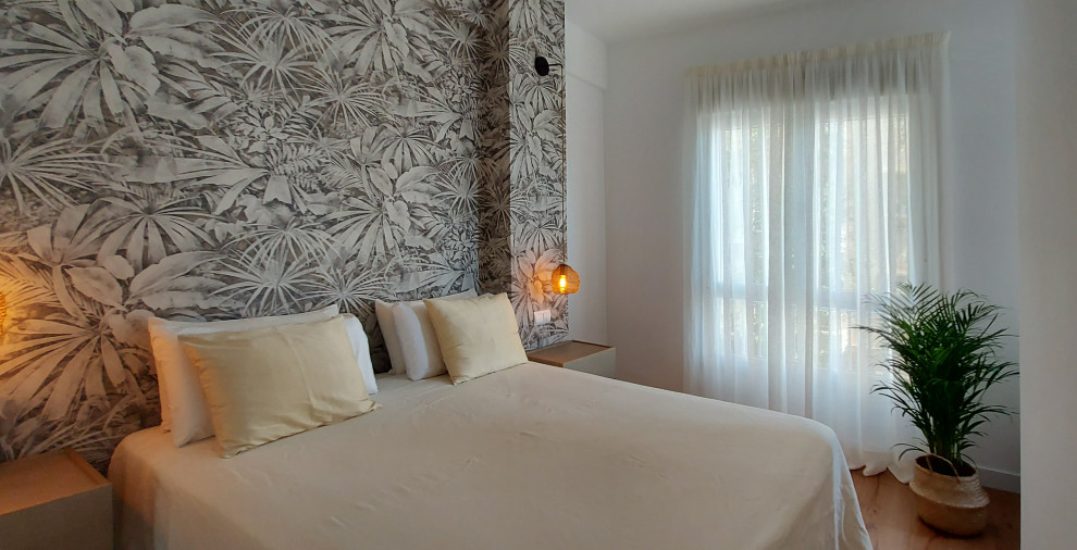マラガにあるコンテンポラリースタイルのおしゃれな寝室のレイアウト