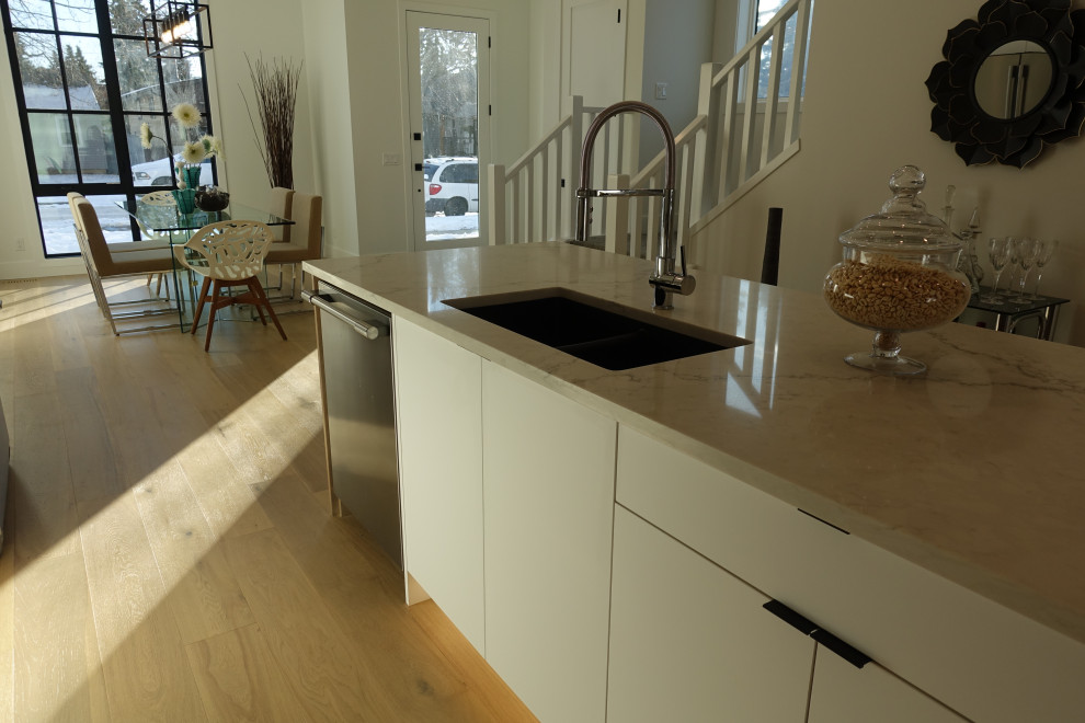 Home design - transitional home design idea in Calgary