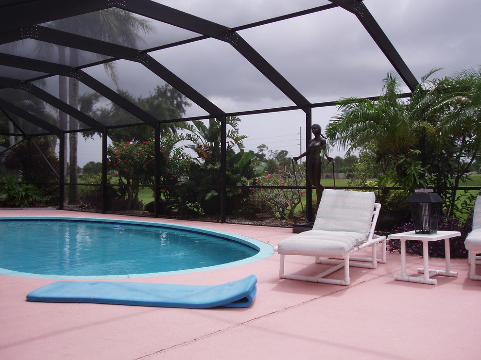 Вольер с навесом из поикарбоната для бассейна и патио