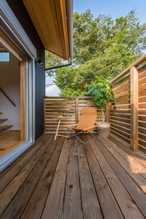 おしゃれなウッドデッキ 張り出し屋根 の画像 21年9月 Houzz ハウズ