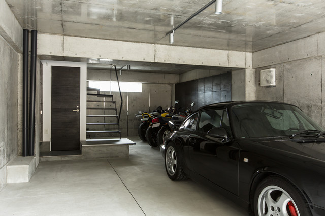 伏見のガレージハウス 京都 Moderne Garage Kyoto Par ザウス株式会社 Zaus Co Ltd Houzz