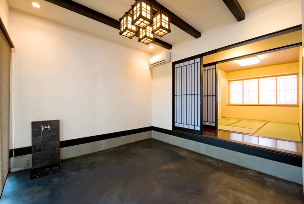 土間から和室へ Japanese Garage Tokyo Suburbs By 株式会社ミューズの家 Houzz