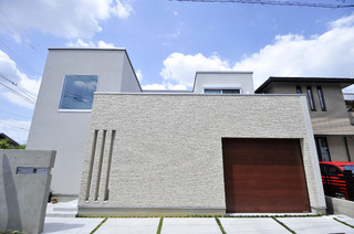 外観のボリュームにもなるビルトインガレージ Minimalistisch Garage Sonstige Von 株式会社タイコーアーキテクト Houzz