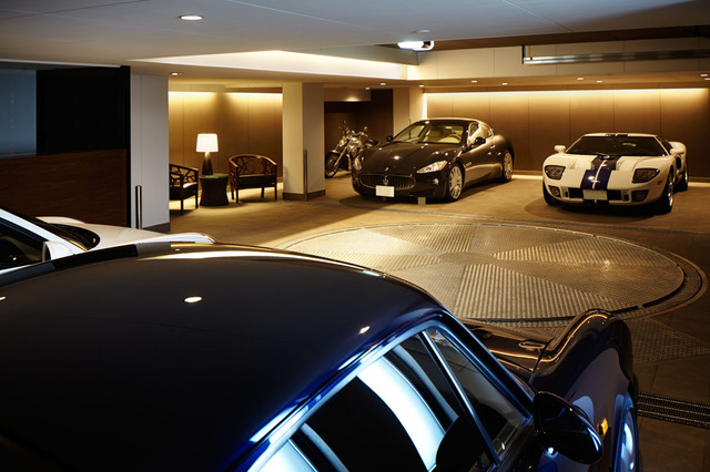大阪のガレージハウス Classique Chic Garage Tokyo Par ザウス株式会社 Zaus Co Ltd Houzz