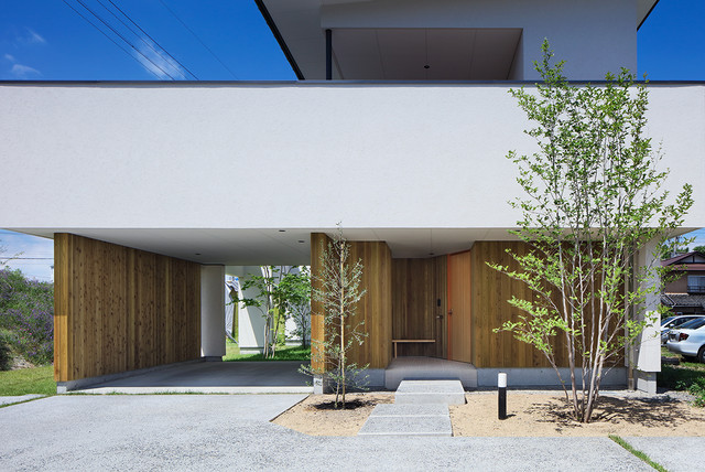 川辺のコートハウス 松本市 ガレージ 玄関 Sovremennyj Garazh Drugoe Ot Eksperta 林建築設計室 Hayashi Architects Houzz Rossiya