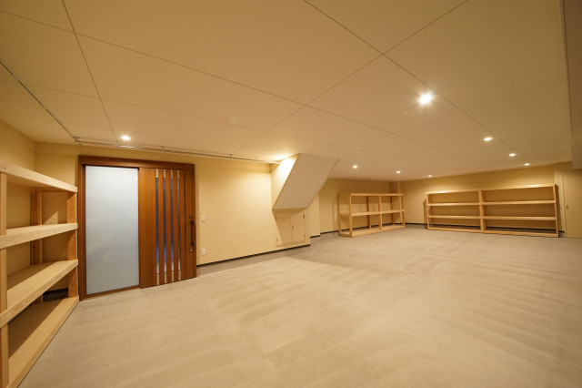 １fがガレージの鉄骨の家 Moderno Garaje Otras Zonas De マルモコハウス Houzz