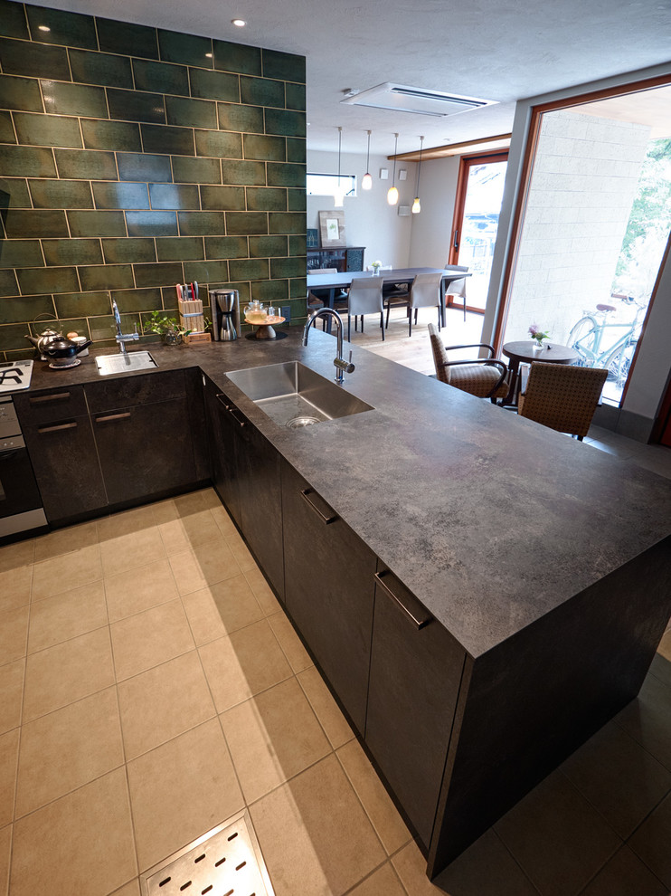 どこか懐かしさを感じる 土間にある台所 をイメージしたキッチン空間 Farmhouse Kitchen By キッチンハウス Houzz