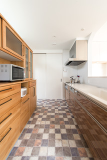 おしゃれな北欧スタイルのキッチン クッションフロア の画像 21年7月 Houzz ハウズ