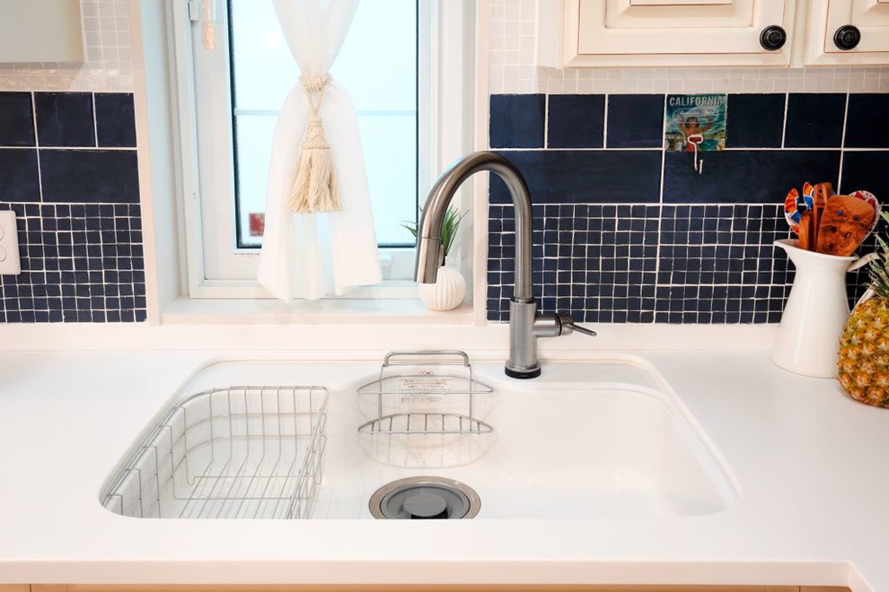 イメージは ビーチコテージ 美しさと機能性を叶えた輸入キッチン Craftsman Kitchen Tokyo By Dewils東京 ショールーム Houzz