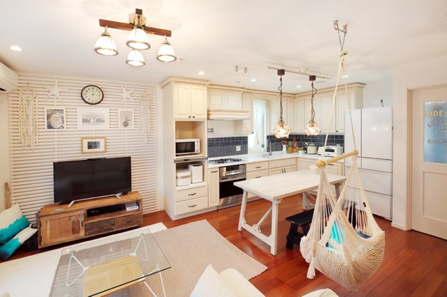 イメージは ビーチコテージ 美しさと機能性を叶えた輸入キッチン Craftsman Kitchen Tokyo By Dewils東京 ショールーム Houzz