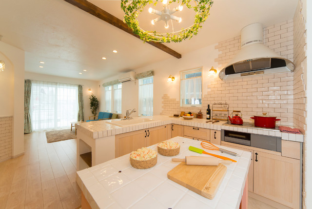 エコアハウス住宅総合展示場 Mediterraneo Cocina Otras Zonas De 神出設計ecoaハウス エコアハウス住宅総合展示場 Mediterraneo Cocina Otras Zonas De 神出設計ecoaハウス