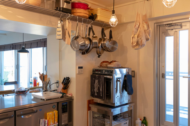 オトコの業務用キッチン レトロ Craftsman Cuisine Tokyo Par Nuリノベーション Houzz