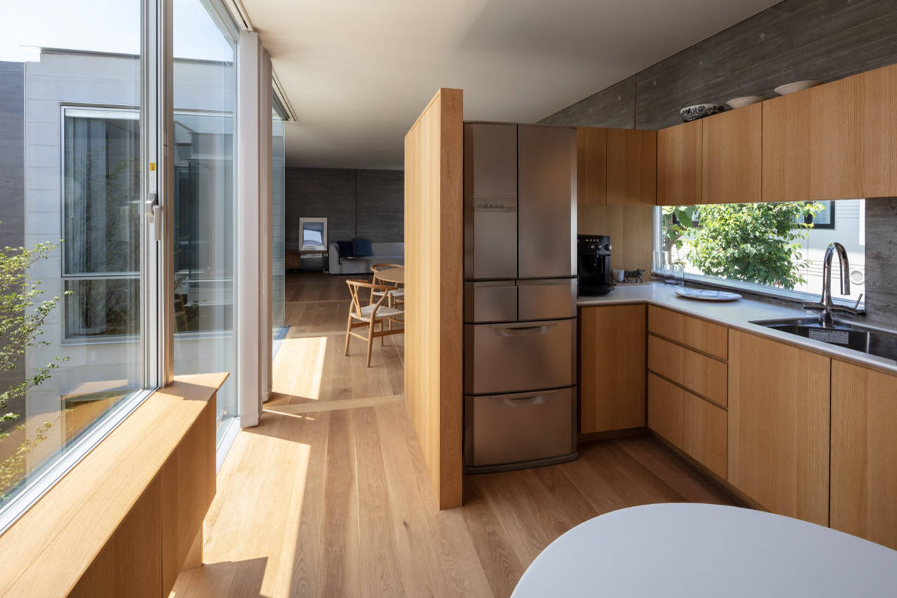 キッチンは造作家具 セミクローズな空間としている Modern Kitchen Tokyo By Ken Yokogawa Architect Associates Inc Houzz
