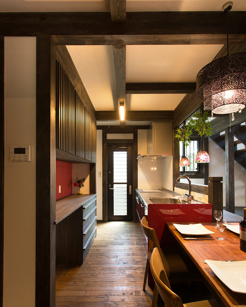 ジャズの音色が響くバーカウンターのある家 Japanese Kitchen Other By サイエンスホーム Houzz