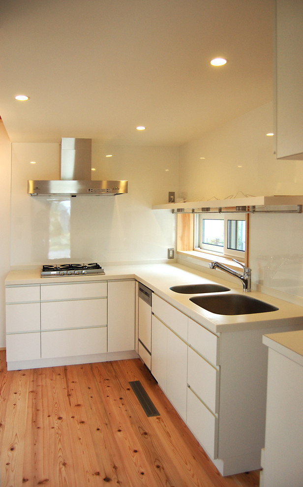 ダブルシンク仕立ての L型キッチン Modern Kitchen Other By Re Blanc テイオー産業 Houzz