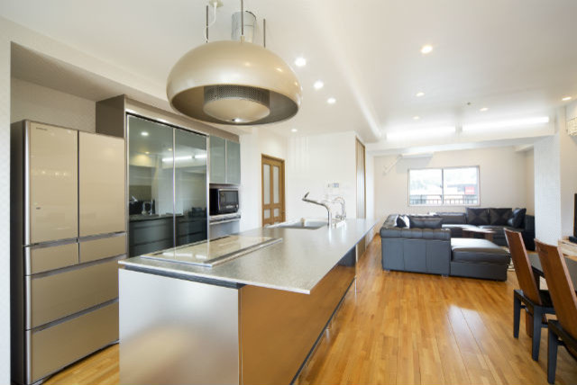 ドーム型のレンジフードがおしゃれ Modern Kitchen Other By 株式会社ナサホーム Houzz